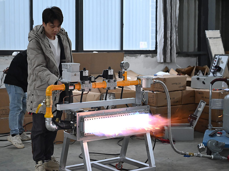 颉森线性燃烧机